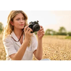 Fashion Z f Mirrorless Digital Camera with 24-70mm f/4 Lens Mirrorless