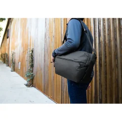 Outlet Everyday Sling (Black, 10L) Camera Bags