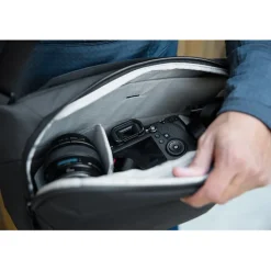 Outlet Everyday Sling (Black, 10L) Camera Bags