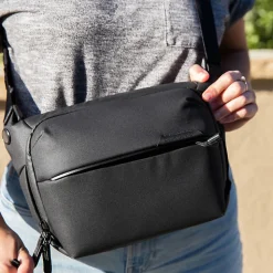 Clearance Everyday Sling v2 (Black, 3L) Camera Bags