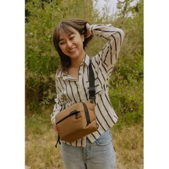 Best Everyday Sling v2 (Coyote, 3L) Camera Bags
